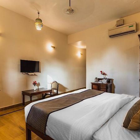 Hotel Golden Safari Jaisalmer 자이살메르 외부 사진