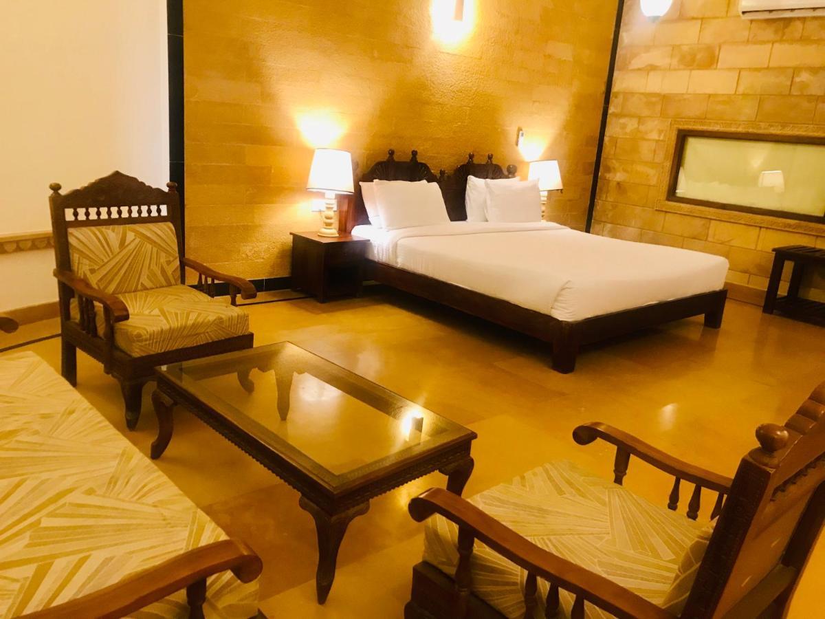 Hotel Golden Safari Jaisalmer 자이살메르 외부 사진